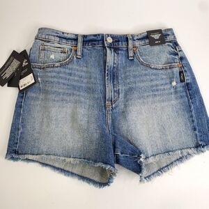 SILVER Jeans Highly Desirable Shorts   Women’s 30/3 Indigo Denim NWT